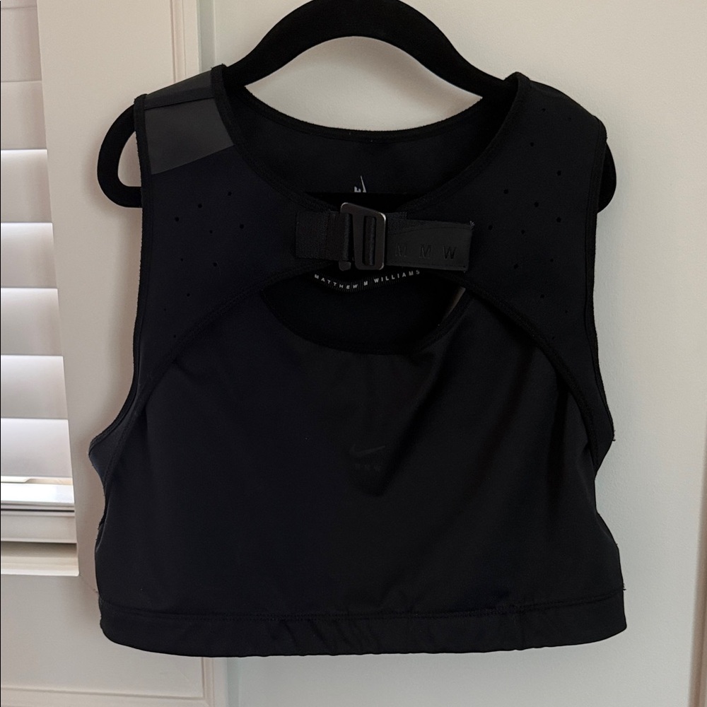 Alyx×Nike
Matthew M Williams MMW Buckle Sports
Bra